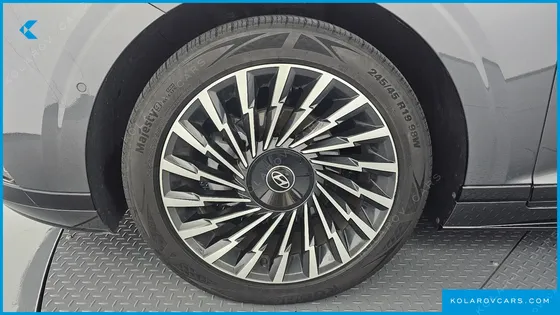 HYUNDAI GRANDEUR CALLIGRAPHY