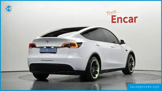 TESLA MODEL Y STANDARD RANGE RWD