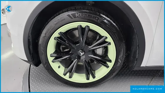 TESLA MODEL Y STANDARD RANGE RWD