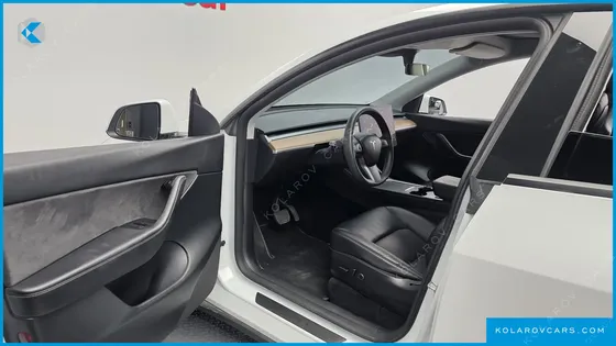 TESLA MODEL Y STANDARD RANGE RWD