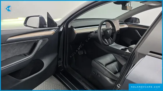 TESLA MODEL Y LONG RANGE AWD