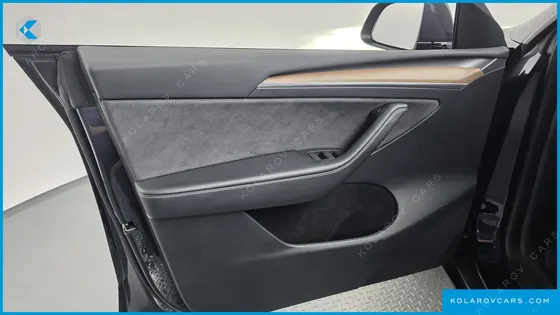 TESLA MODEL Y LONG RANGE AWD