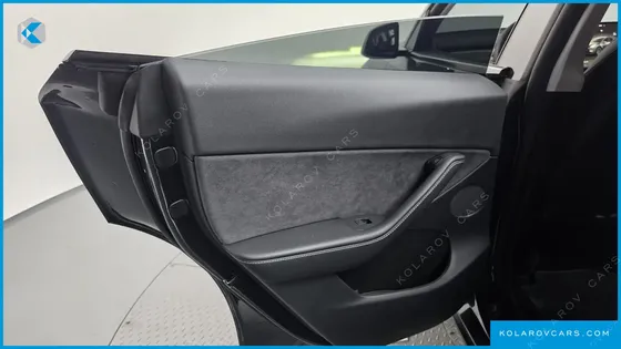 TESLA MODEL Y LONG RANGE AWD