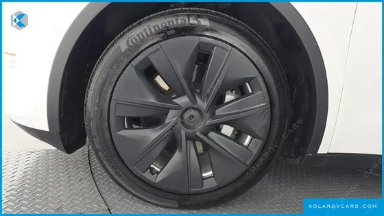 TESLA MODEL Y LONG RANGE AWD
