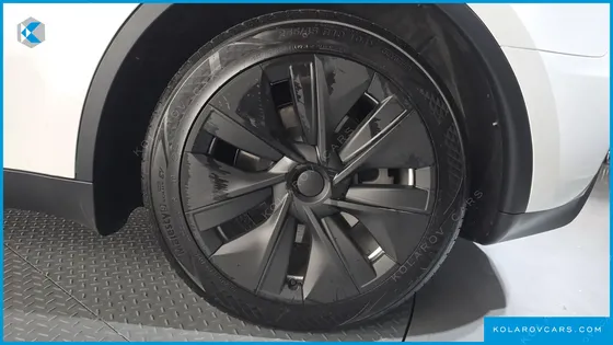TESLA MODEL Y RWD