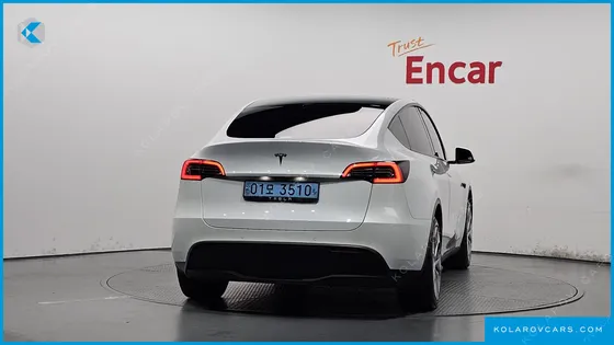 TESLA MODEL Y STANDARD RANGE RWD