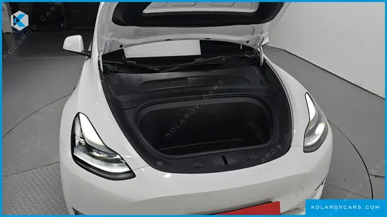 TESLA MODEL Y STANDARD RANGE RWD
