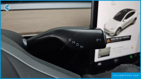 TESLA MODEL Y STANDARD RANGE RWD