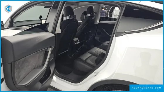 TESLA MODEL Y STANDARD RANGE RWD