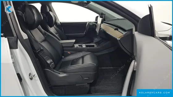 TESLA MODEL Y STANDARD RANGE RWD