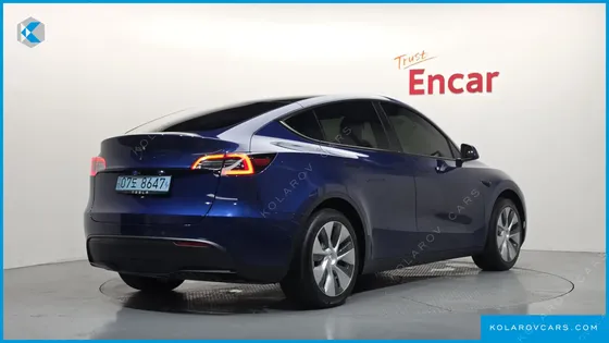 TESLA MODEL Y STANDARD RANGE RWD