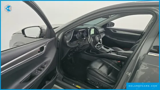 HYUNDAI GRANDEUR PREMIUM