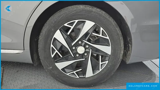 HYUNDAI GRANDEUR PREMIUM