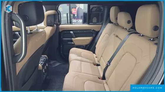 LAND ROVER DEFENDER 110 D300 X-DYNAMIC HSE