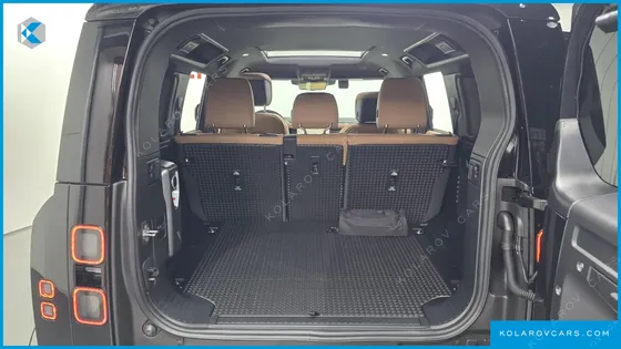 LAND ROVER DEFENDER 110 D300 X-DYNAMIC HSE