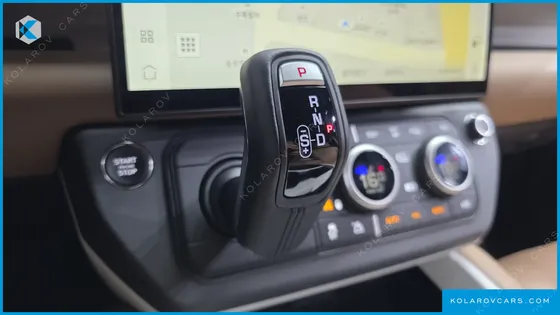 LAND ROVER DEFENDER 110 D300 X-DYNAMIC HSE