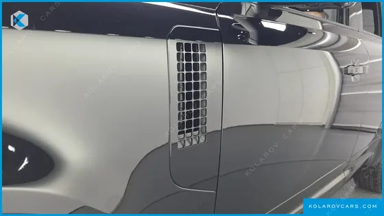 LAND ROVER DEFENDER 110 D300 X-DYNAMIC HSE