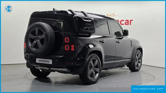 LAND ROVER DEFENDER 110 D300 X-DYNAMIC HSE