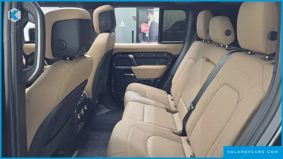 LAND ROVER DEFENDER 110 D300 X-DYNAMIC HSE