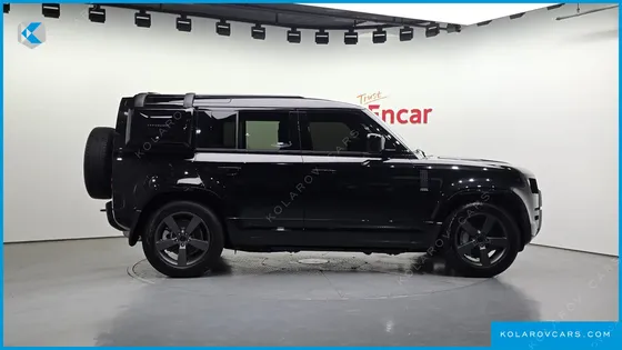 LAND ROVER DEFENDER 110 D300 X-DYNAMIC HSE