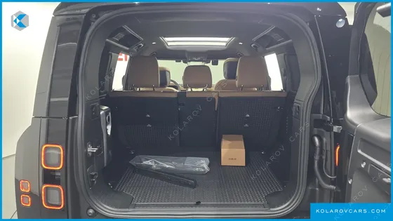 LAND ROVER DEFENDER 110 D300 X-DYNAMIC HSE