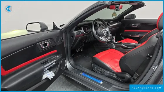 FORD MUSTANG GT CONVERTIBLE