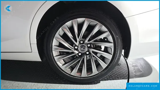 LEXUS ES LUXURY PLUS