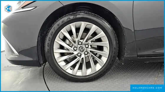 LEXUS ES LUXURY PLUS