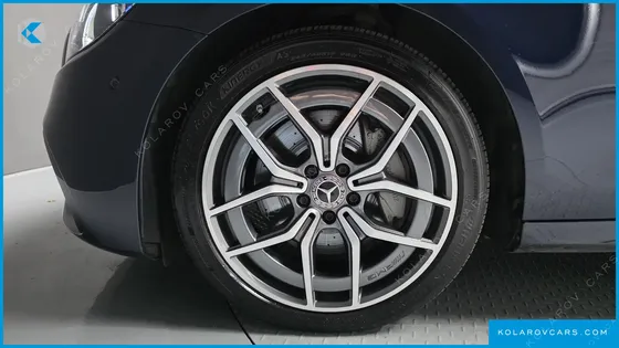 MERCEDES E-CLASS E220D 4MATIC AMG LINE