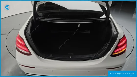 MERCEDES E-CLASS E300 AVANTGARDE