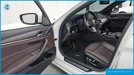 BMW 5 SERIES 530E M SPORT