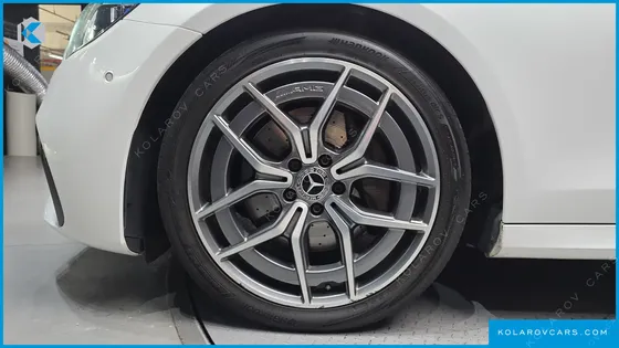 MERCEDES E-CLASS E220D 4MATIC AMG LINE