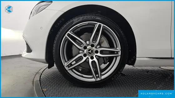 MERCEDES E-CLASS E300 EXCLUSIVE