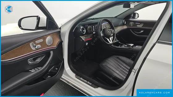 MERCEDES E-CLASS E300 EXCLUSIVE