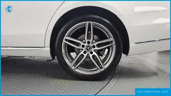 MERCEDES E-CLASS E300 EXCLUSIVE
