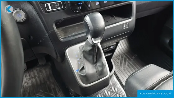 HYUNDAI STARIA TOURER 9-SEATER
