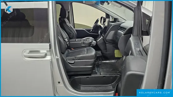 HYUNDAI STARIA TOURER 9-SEATER
