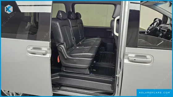 HYUNDAI STARIA TOURER 9-SEATER