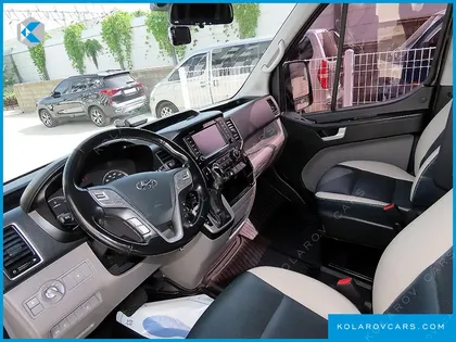 HYUNDAI SOLATI 15-SEATER
