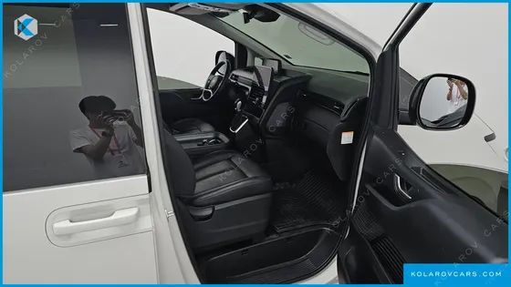 HYUNDAI STARIA HEV 1.6 CARGO 5-SEATER