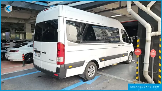 HYUNDAI SOLATI 15-SEATER