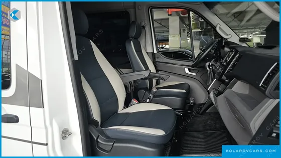 HYUNDAI SOLATI 15-SEATER