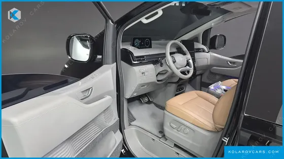 HYUNDAI STARIA HEV 1.6 LOUNGE 7-SEATER