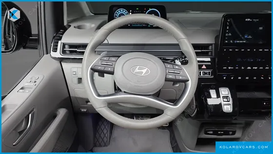 HYUNDAI STARIA HEV 1.6 LOUNGE 7-SEATER