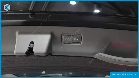 HYUNDAI STARIA HEV 1.6 LOUNGE 7-SEATER