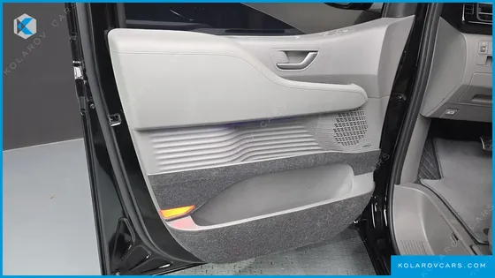 HYUNDAI STARIA HEV 1.6 LOUNGE 7-SEATER