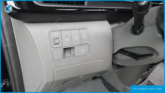 HYUNDAI STARIA HEV 1.6 LOUNGE 7-SEATER