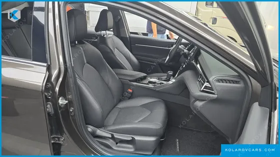 TOYOTA CAMRY 2.5 XLE HYBRID