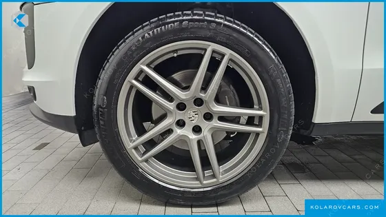 PORSCHE MACAN 2.0