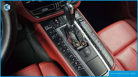 PORSCHE MACAN 2.0